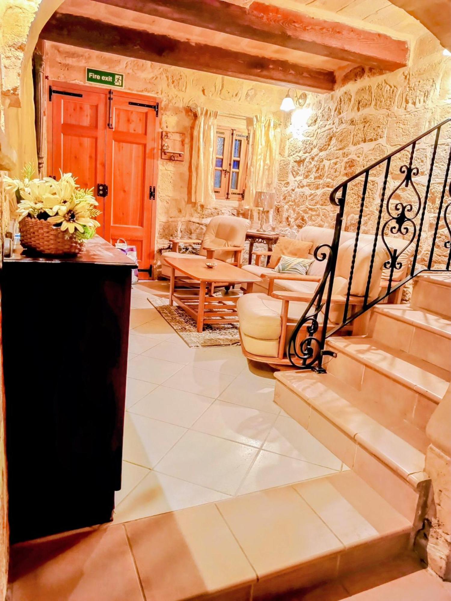 بيت للعطل Mdina Gate Retreat - A Charming House Of Character