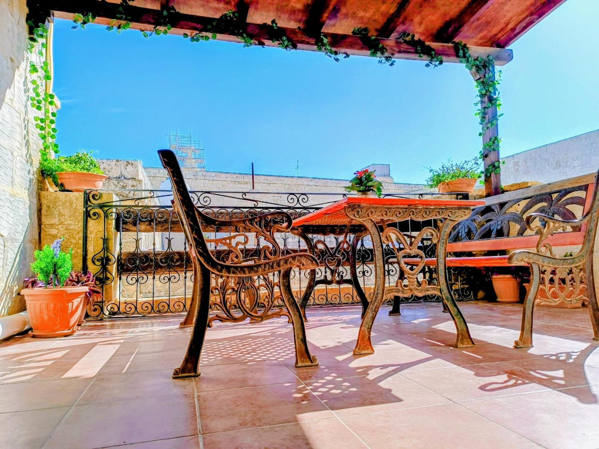 بيت للعطل Mdina Gate Retreat - A Charming House Of Character